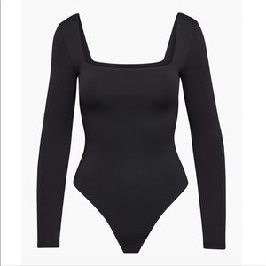 NWOT Aritzia Babaton Contour Long sleeve Bodysuit Small